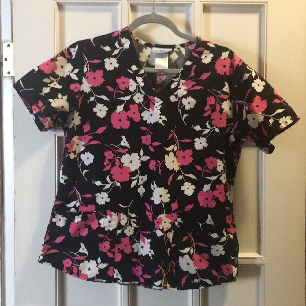 Medical scrub top size small